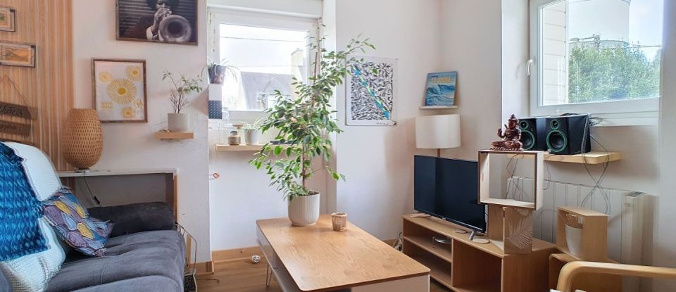 Apartment 4 rooms of 65 m² in Plonéour-Lanvern (29720)