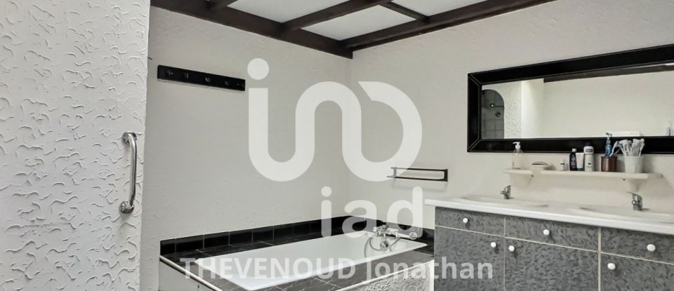 House 5 rooms of 127 m² in Roncq (59223)