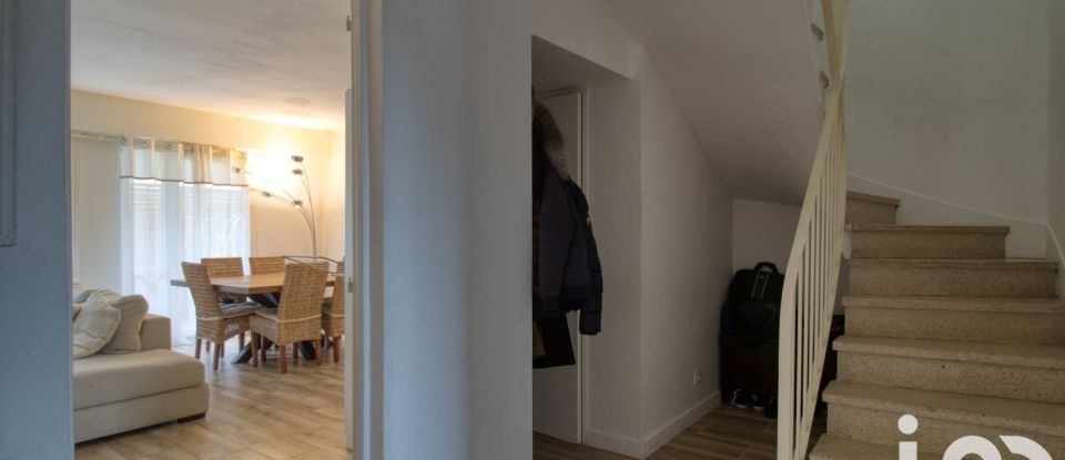 Duplex 6 rooms of 113 m² in Eaubonne (95600)