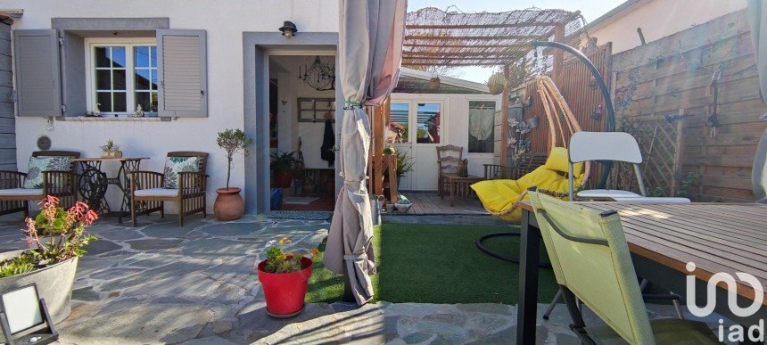 Traditional house 3 rooms of 87 m² in Toulon (83100)
