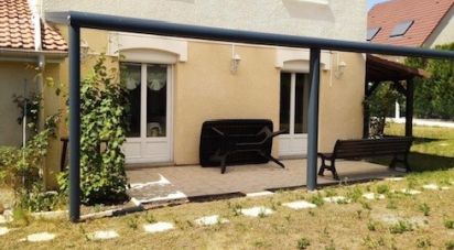 House 4 rooms of 91 m² in Petit-Couronne (76650)