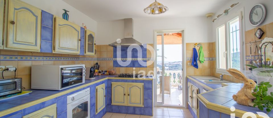 Traditional house 4 rooms of 146 m² in Roquebrune-sur-Argens (83380)