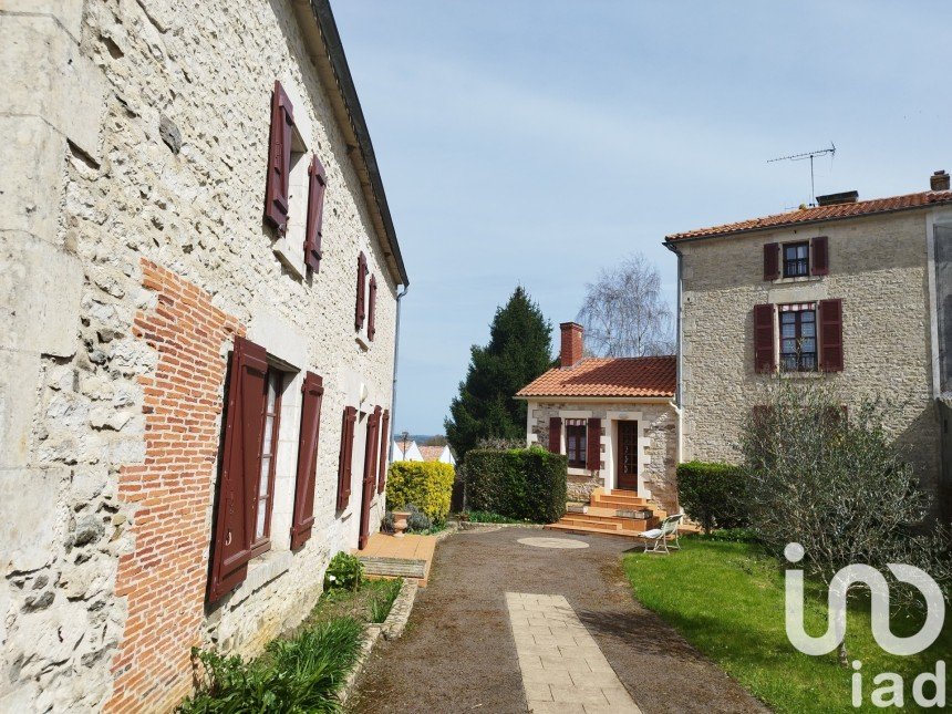 Maison 3 pièces de 130 m² à La Caillère-Saint-Hilaire (85410)
