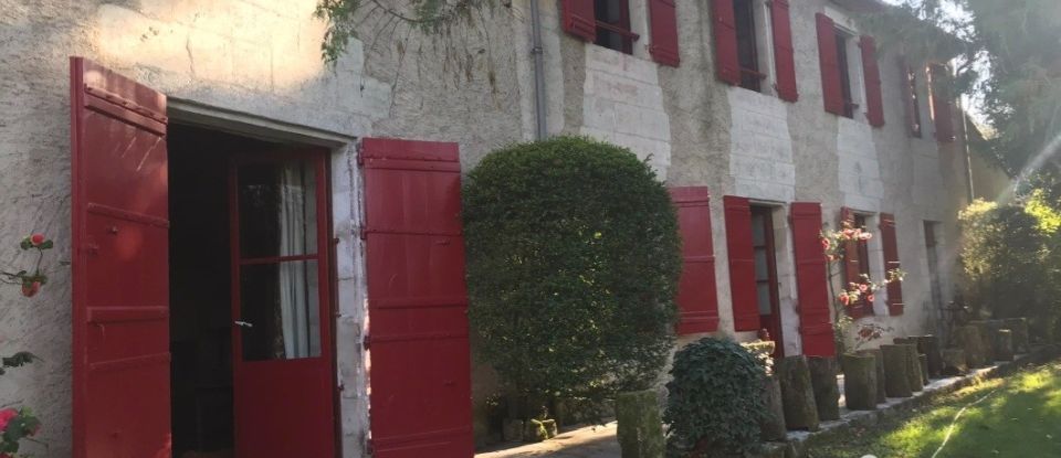 Mansion 8 rooms of 360 m² in Marsac-sur-l'Isle (24430)