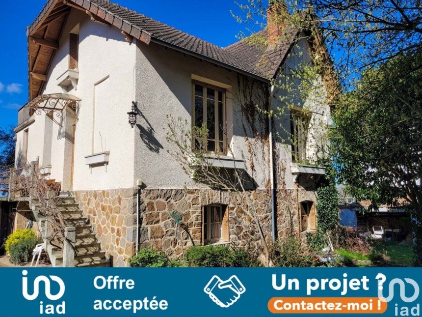 House 4 rooms of 98 m² in Néris-les-Bains (03310)