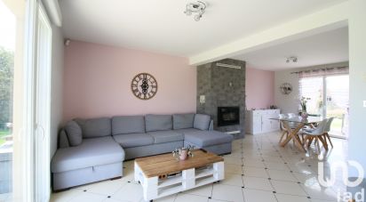 Traditional house 6 rooms of 171 m² in Monnes (02470)
