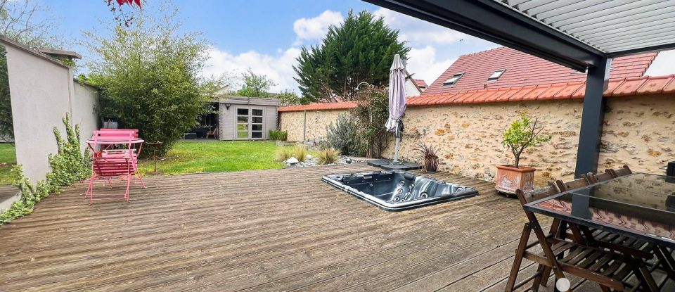 House 5 rooms of 111 m² in Dammarie-les-Lys (77190)