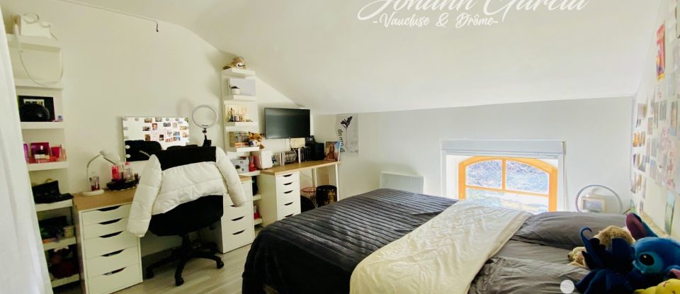 Mansion 11 rooms of 208 m² in Vinsobres (26110)