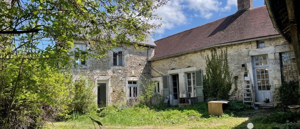 Maison de village 7 pièces de 227 m² à Arthonnay (89740)
