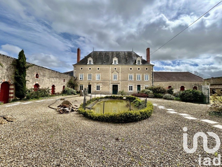 Mansion 17 rooms of 416 m² in - (79100)