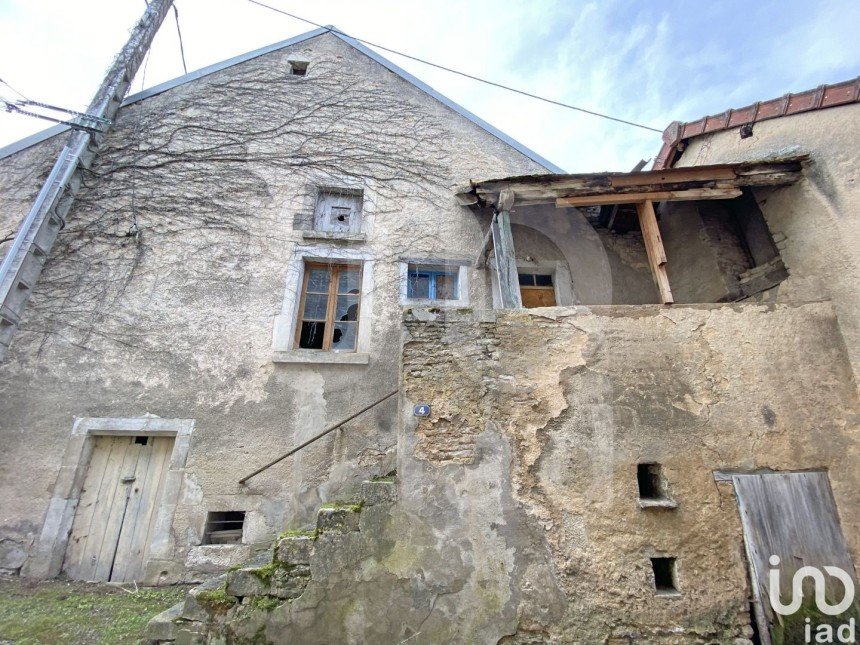 Maison de village 3 pièces de 121 m² à Ravières (89390)