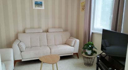 Apartment 3 rooms of 67 m² in Mourenx (64150)