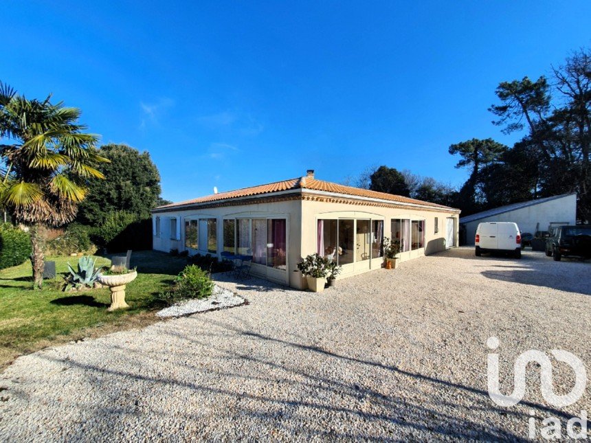 House 5 rooms of 127 m² in Meschers-sur-Gironde (17132)