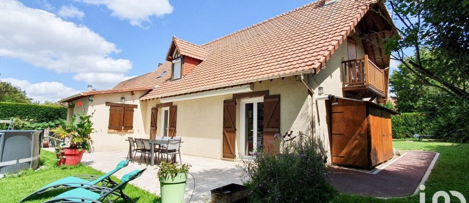 Maison traditionnelle 7 pièces de 140 m² à Val-de-Reuil (27100)