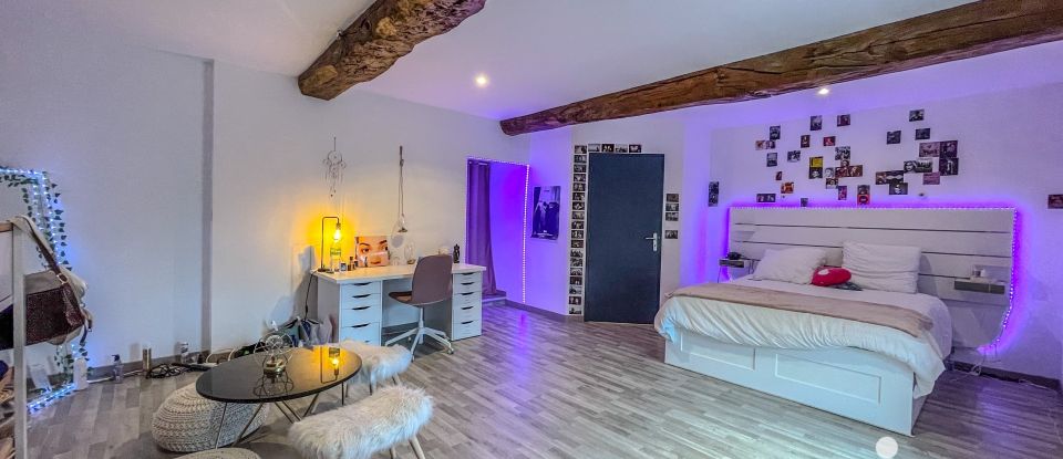 Longere 10 rooms of 426 m² in Rennes (35000)