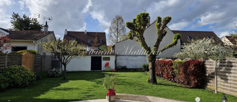 Traditional house 7 rooms of 138 m² in Saint-Leu-la-Forêt (95320)