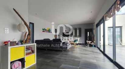 House 4 rooms of 147 m² in Canet (11200)
