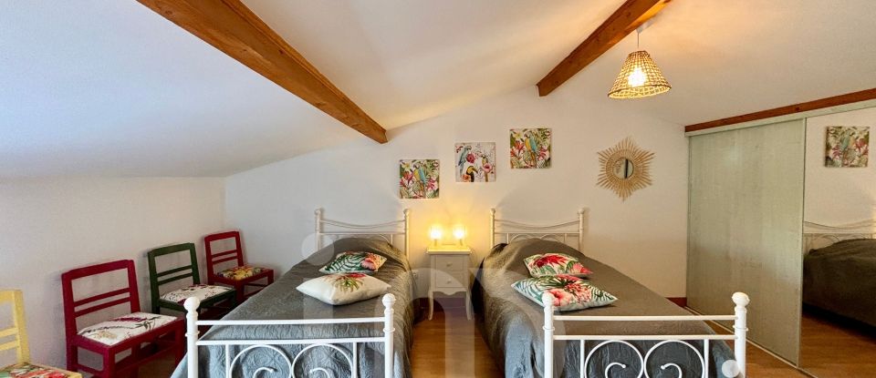 Traditional house 6 rooms of 150 m² in Thénac (17460)
