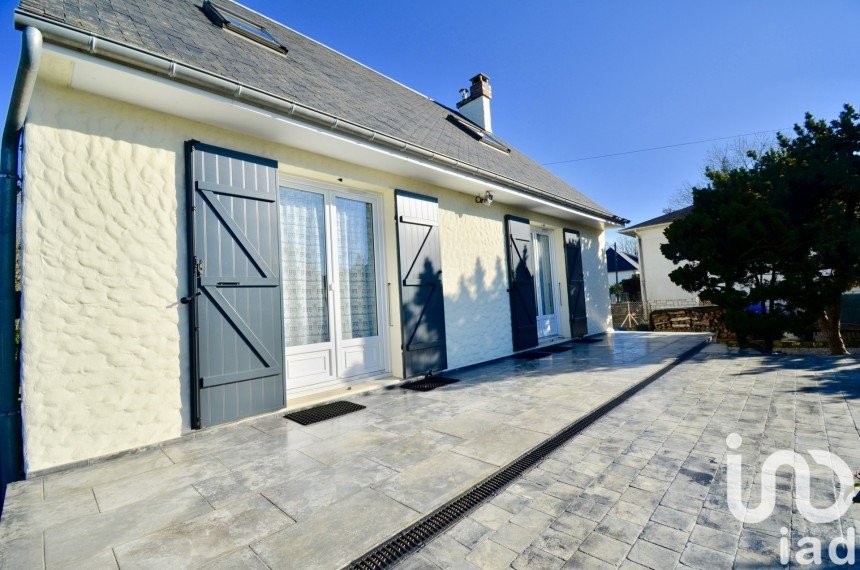 Traditional house 6 rooms of 125 m² in Dammarie-les-Lys (77190)