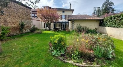 House 6 rooms of 128 m² in Rochechouart (87600)