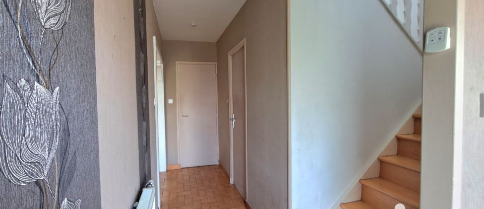 House 5 rooms of 104 m² in Hersin-Coupigny (62530)