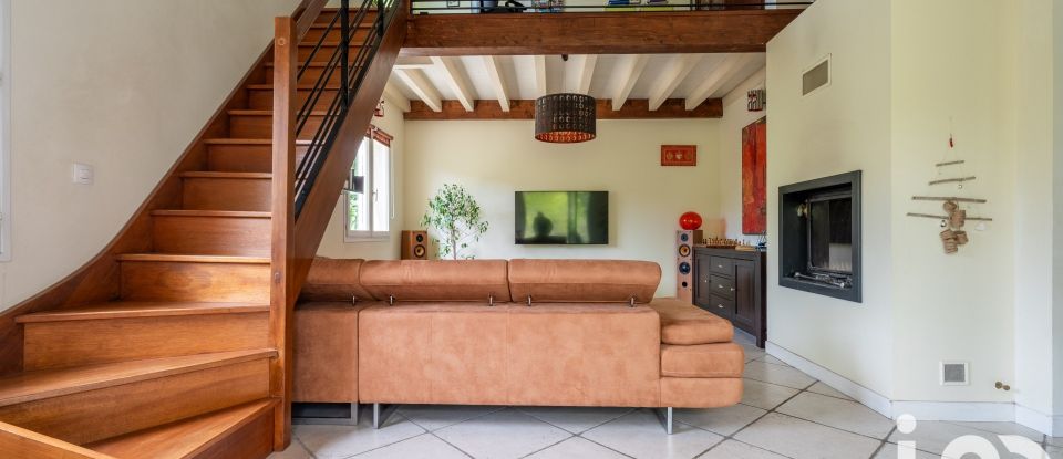 House 7 rooms of 178 m² in Courzieu (69690)