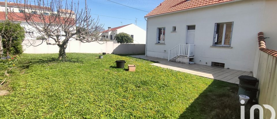 Traditional house 6 rooms of 139 m² in La Rochelle (17000)