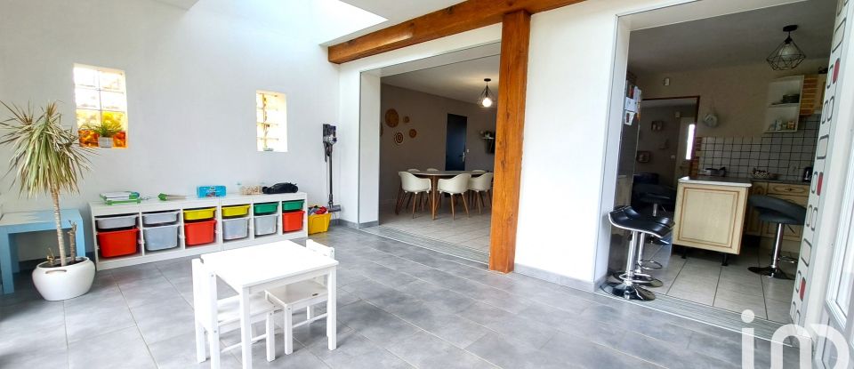 Maison traditionnelle 7 pièces de 143 m² à Châteaudun (28200)