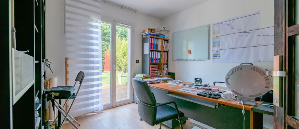 Maison d’architecte 8 pièces de 177 m² à Périgny (94520)