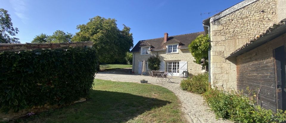 House 9 rooms of 250 m² in Vouneuil-sur-Vienne (86210)