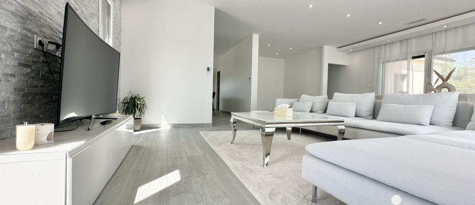 House 5 rooms of 140 m² in Castelsarrasin (82100)
