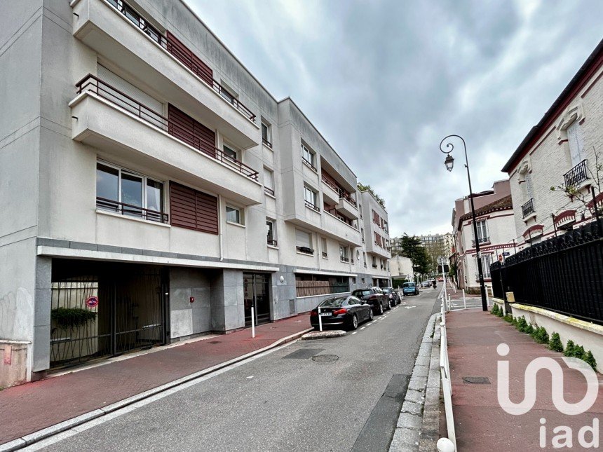 Parking of 12 m² in Montrouge (92120)