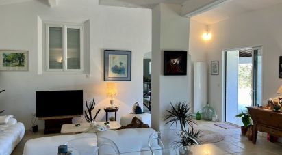 House 6 rooms of 170 m² in Mandelieu-la-Napoule (06210)