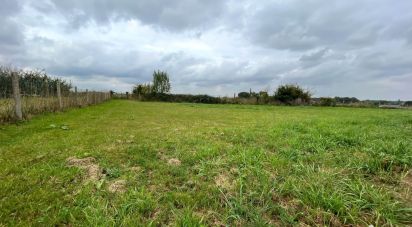 Land of 886 m² in Le Tremblay-Omonville (27110)