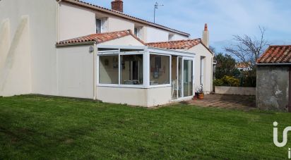Traditional house 5 rooms of 105 m² in Longeville-sur-Mer (85560)