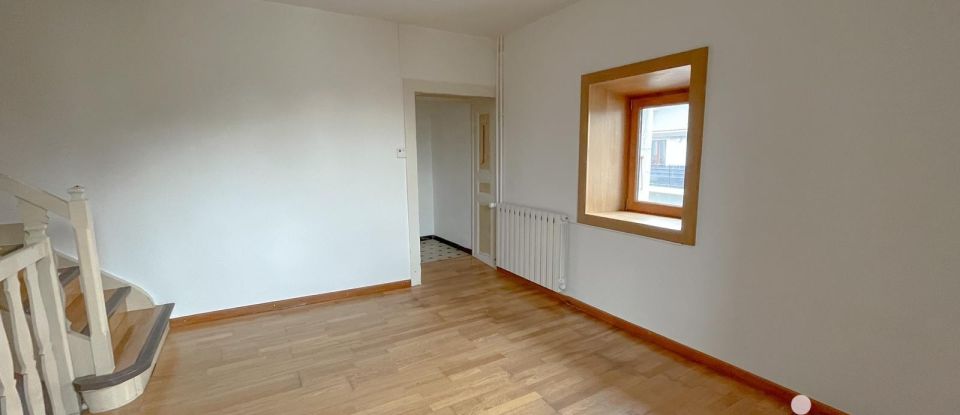 Village house 9 rooms of 345 m² in Vulbens (74520)