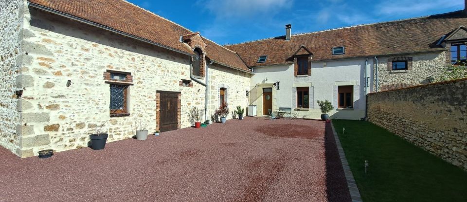 House 5 rooms of 148 m² in Ferrières-en-Gâtinais (45210)