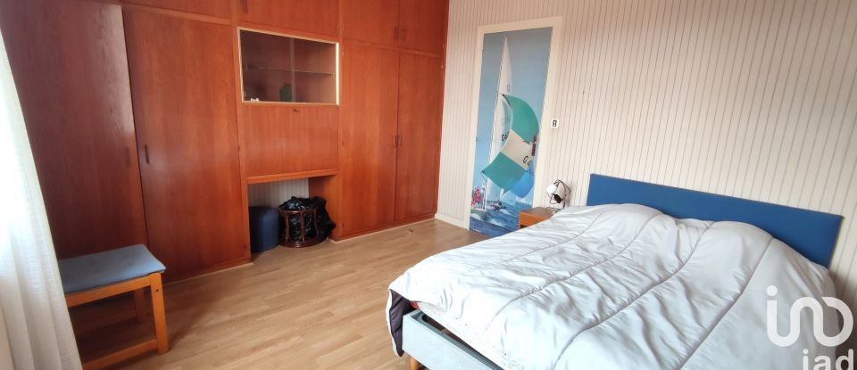 Longere 5 rooms of 153 m² in Neuville-de-Poitou (86170)