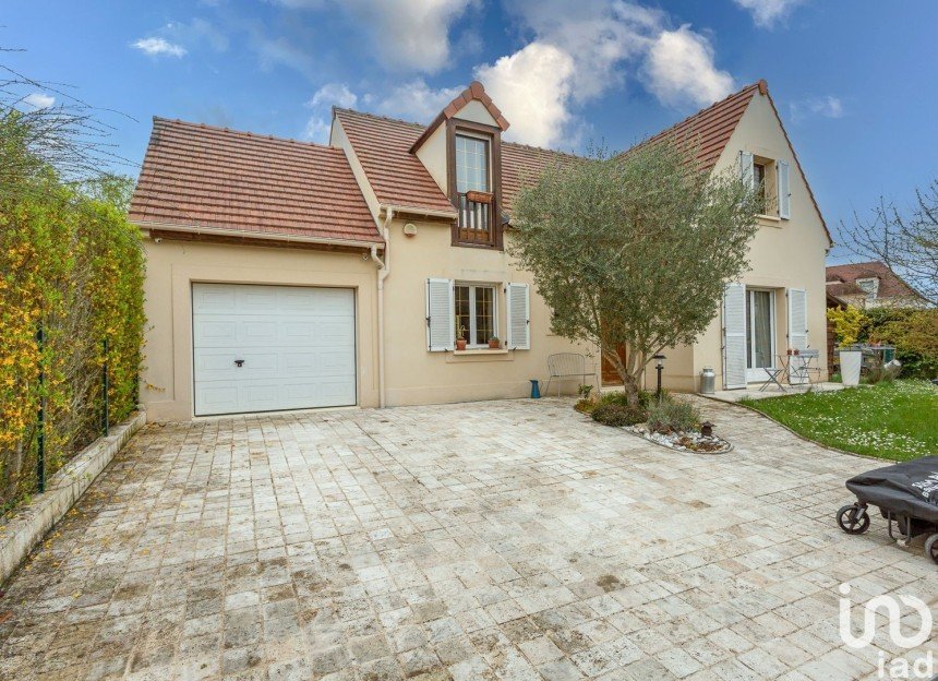 House 6 rooms of 127 m² in Saint-Fargeau-Ponthierry (77310)