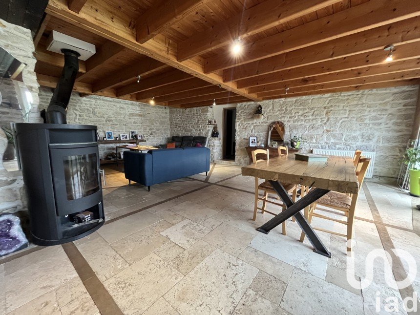 House 5 rooms of 200 m² in Sainte-Soulle (17220)