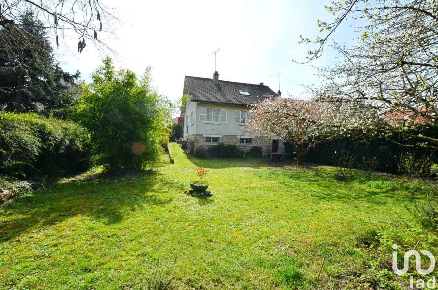 House 5 rooms of 145 m² in Ermont (95120)