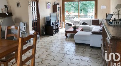 Traditional house 7 rooms of 129 m² in Chevry-Cossigny (77173)