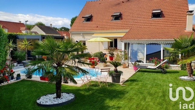 House 7 rooms of 133 m² in Combs-la-Ville (77380)