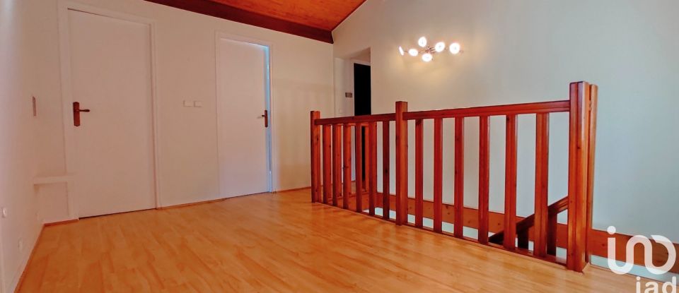 House 5 rooms of 156 m² in Saucats (33650)
