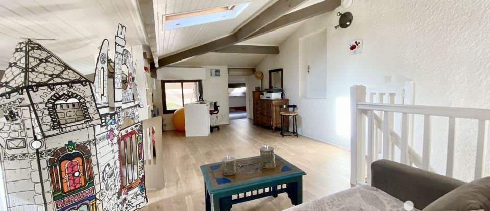 Maison traditionnelle 5 pièces de 185 m² à Thoux (32430)