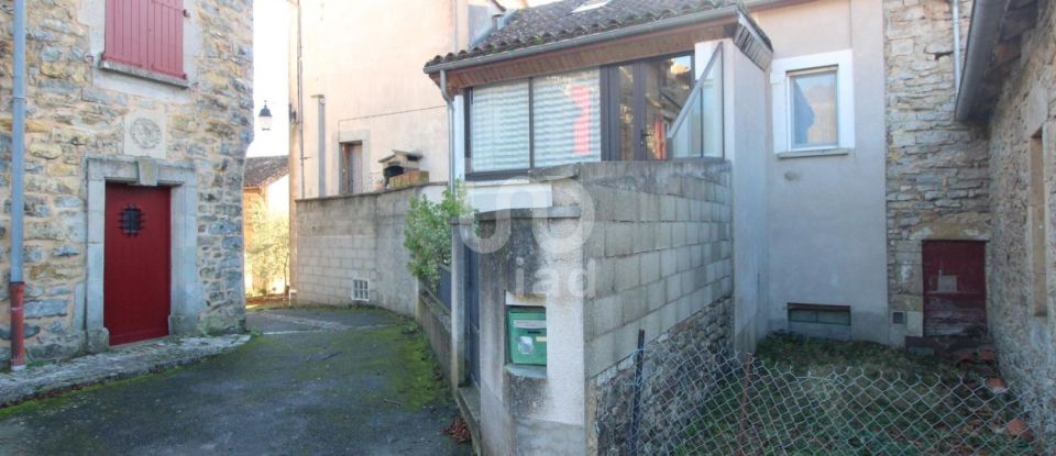 Maison 4 pièces de 120 m² à Saint-Jean-d'Alcapiès (12250)
