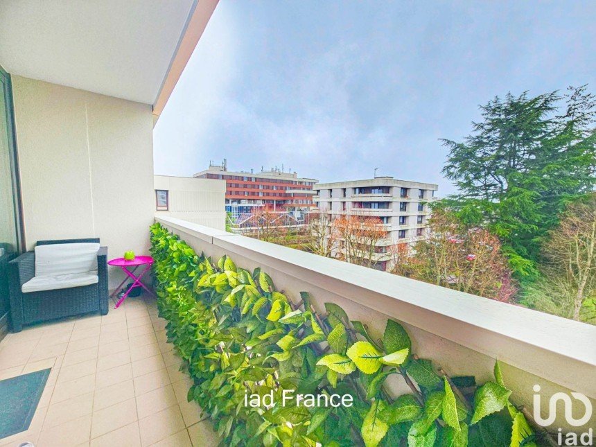 Appartement 3 pièces de 67 m² à Élancourt (78990)