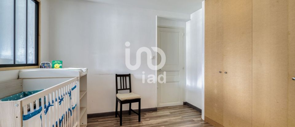 Apartment 3 rooms of 82 m² in Pontault-Combault (77340)