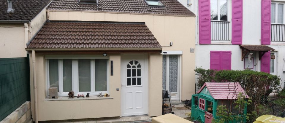 House 4 rooms of 82 m² in Argenteuil (95100)