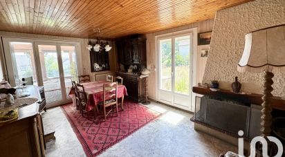 Traditional house 7 rooms of 120 m² in La Ville-du-Bois (91620)